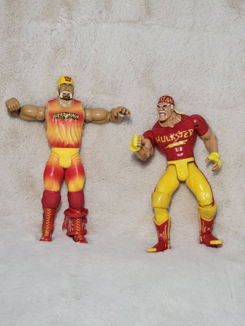 Lot of 2 Vintage Hulk Hogan Hulkster / Hulkmania Action Figures Wrestling